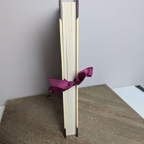 Vintage 90s "The Victorian Photograph Album" 8x11.5, Floral Illustrations, Cute - Picture 6 of 9